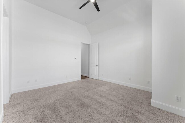 Building Photo - 1038 E 29th St
