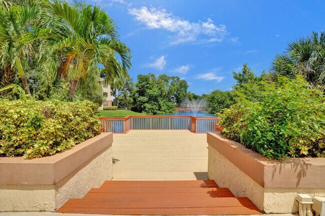 Building Photo - SPACIOUS 2 BED/2 BATH WITH BALCONY IN RESORT-STYLE COMMUNITY!