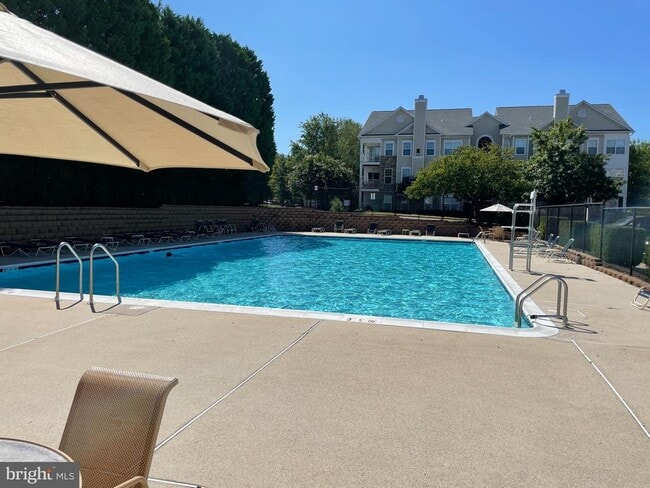 Building Photo - 5948 Founders Hill Dr