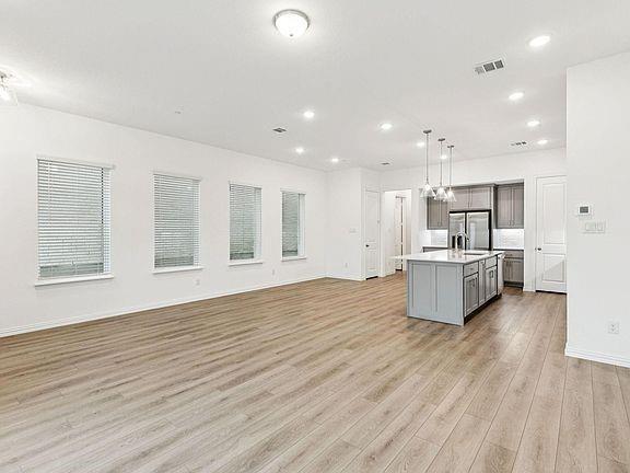 Building Photo - 1193 Doris May Dr