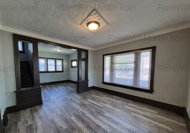 Building Photo - 1128 Mulberry St