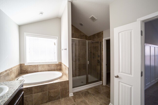 Building Photo - 7311 San Vista Dr