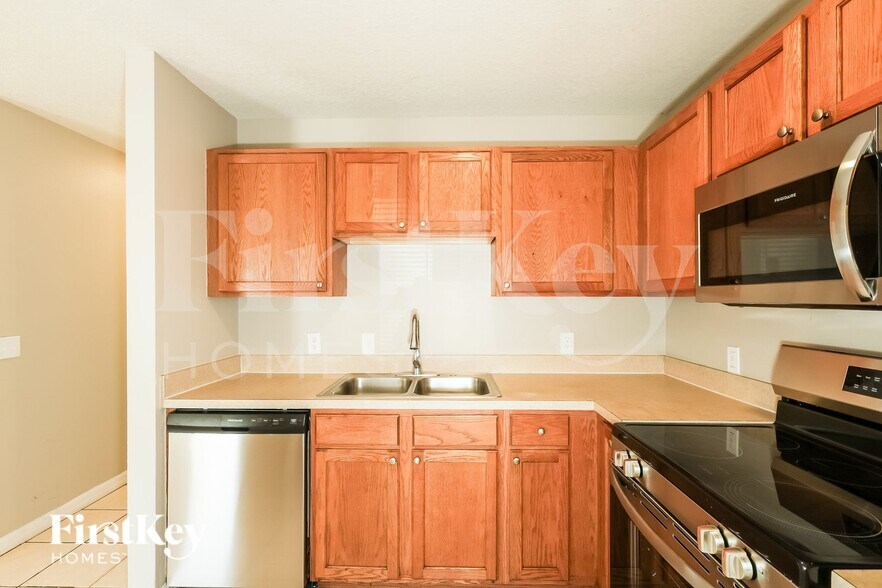 Building Photo - 1212 E 108th Ave