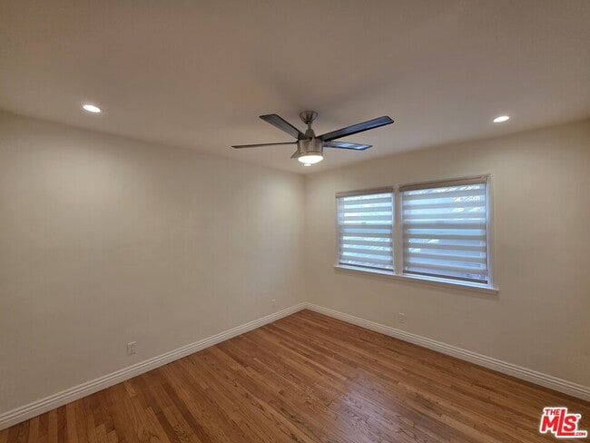 Building Photo - 102 Gaviota Ave