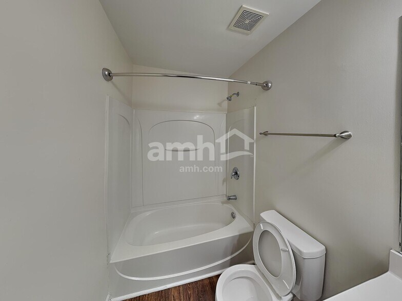 Building Photo - 1823 Madrid Falls Dr