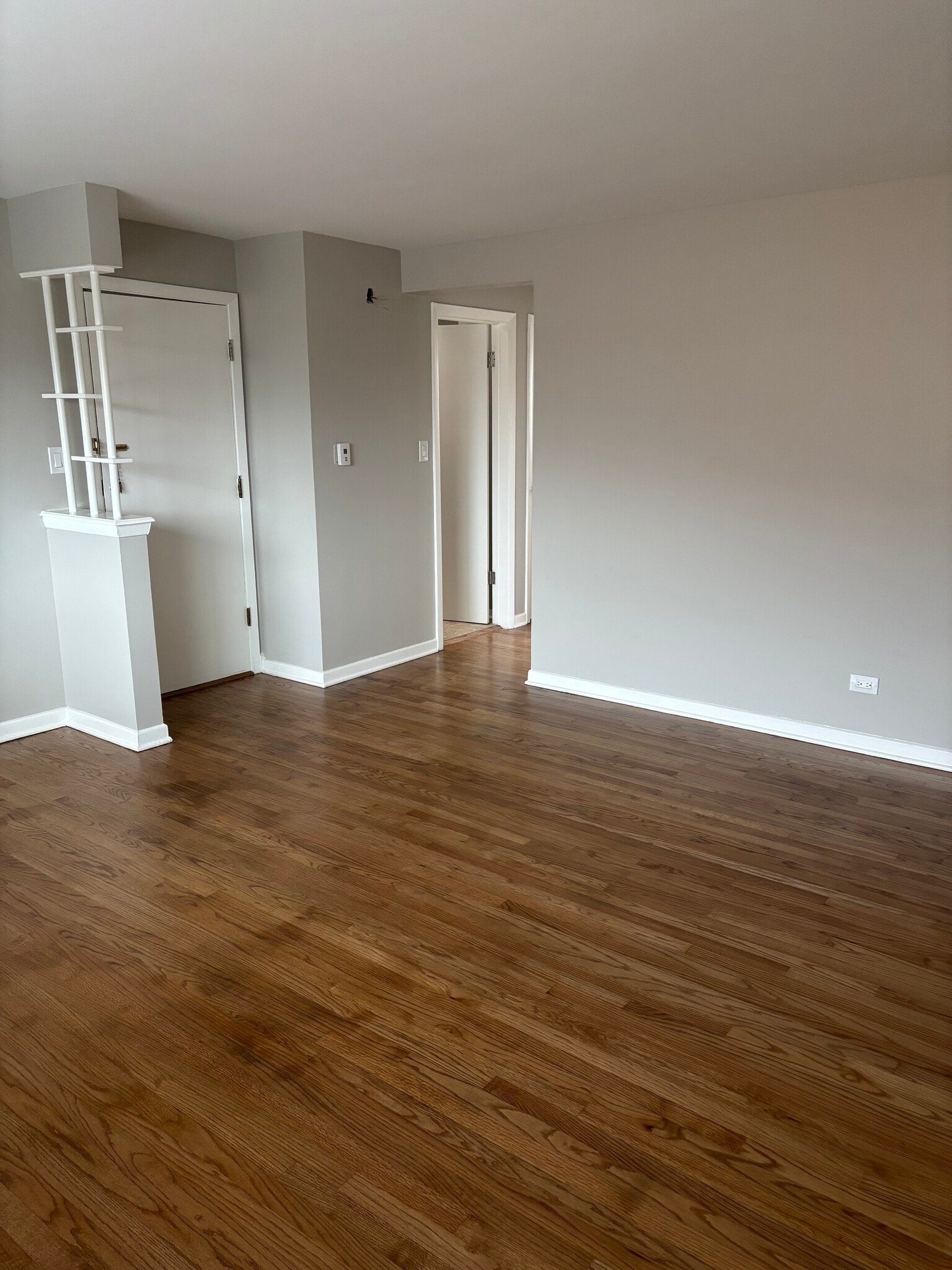 Living Room view2 - 3049 N Harlem Ave