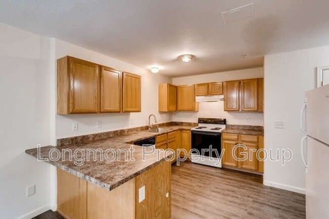 Building Photo - 1601 Great Western Dr