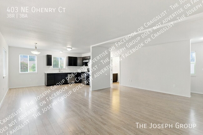 Building Photo - 403 NE Ohenry Ct