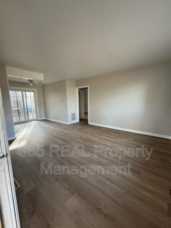 Building Photo - 1006 23rd St