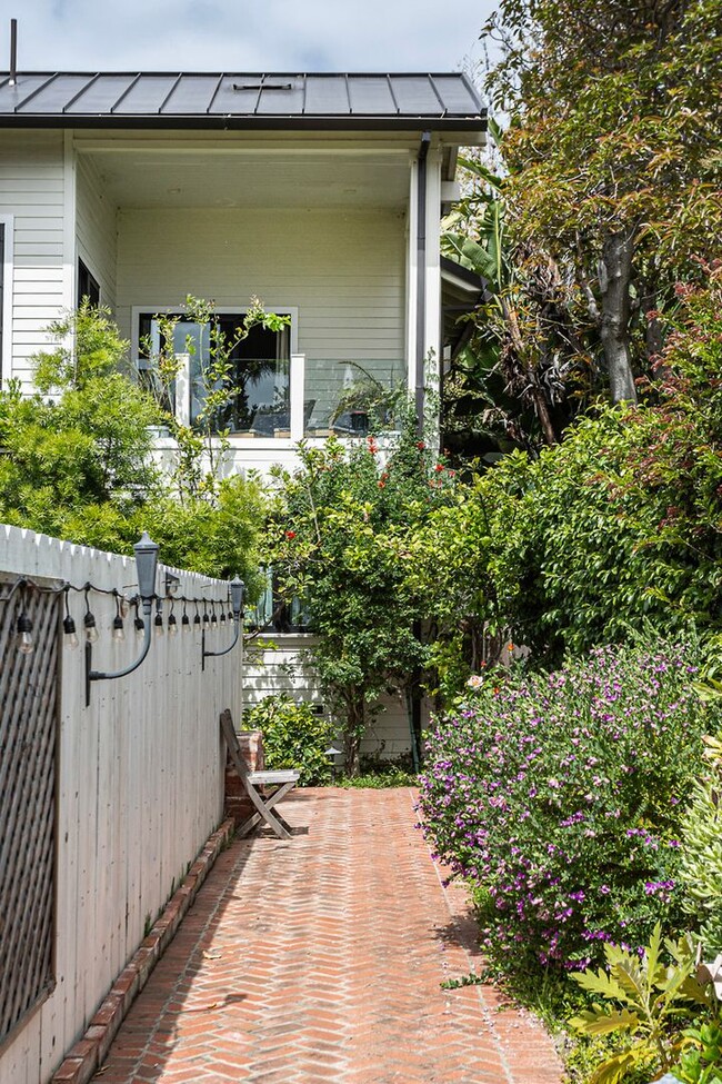 Building Photo - Coronado Beach House