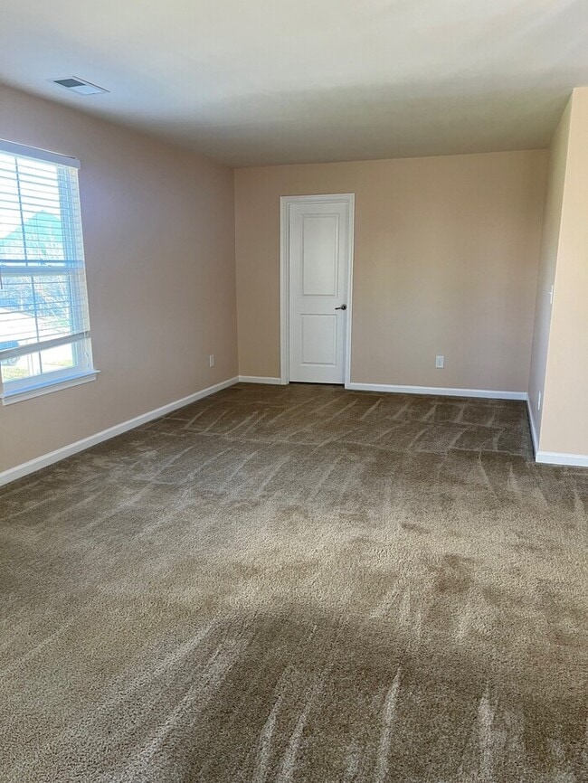 Building Photo - Coming Soon – Available November 1st! Spacious 4-Bedroom Home