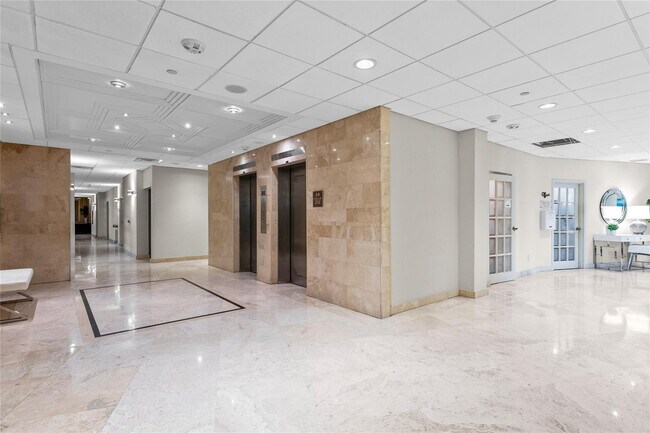 Building Photo - 4900 N Ocean Blvd