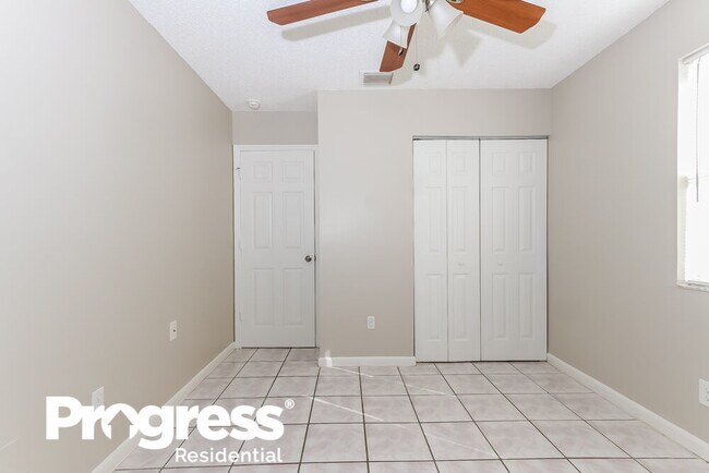 Building Photo - 923 Bradley Ct