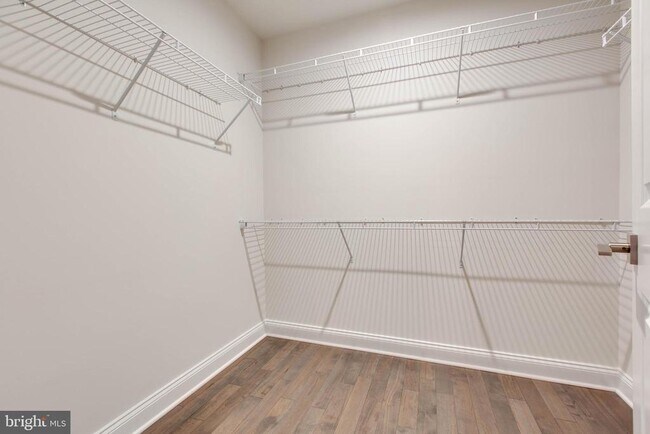 Building Photo - 8526 Pine Springs Dr