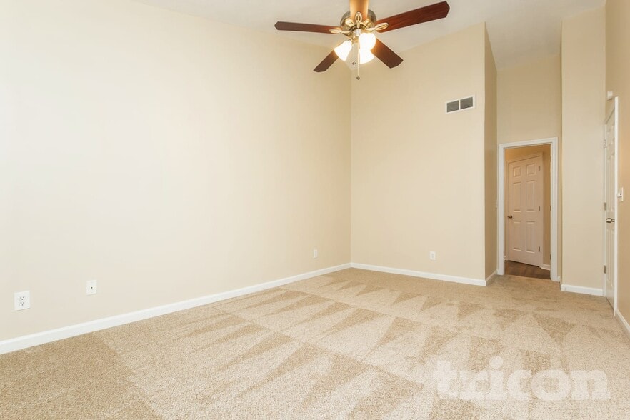 Building Photo - 636 Fair Harbor Dr