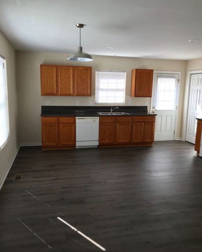 Building Photo - !!!COMING SOON!!! Charming 3BR 2 BA Cottage-Style Home in North Durham