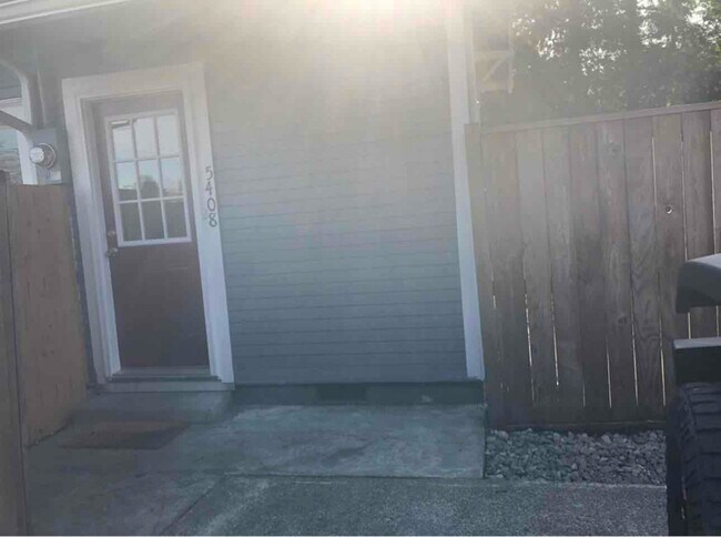 Building Photo - 5408 S 3rd Ave