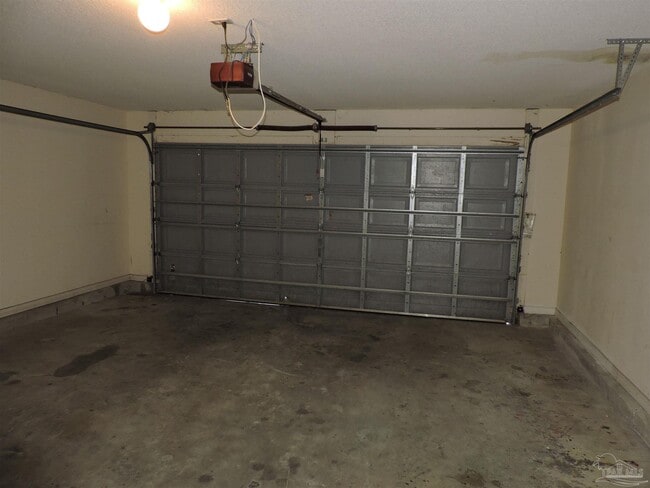 Building Photo - 6837 Fort Deposit Dr