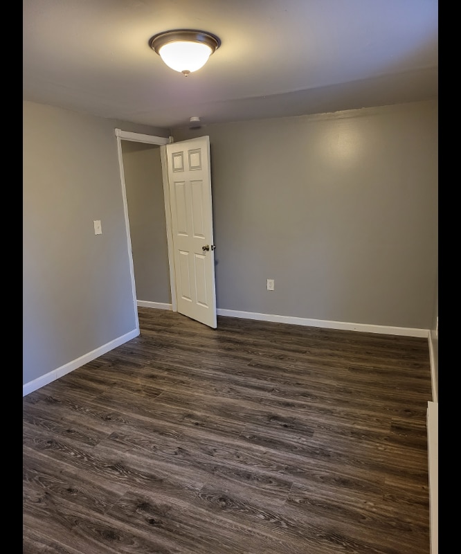 Building Photo - 107 Canaan St