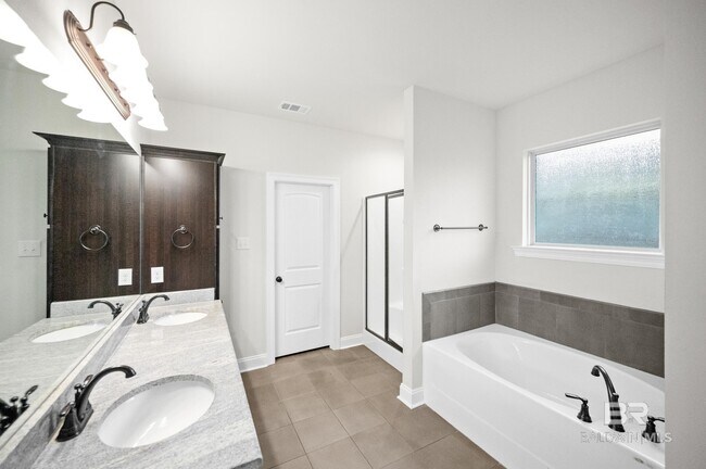 Building Photo - 421 Silage Dr