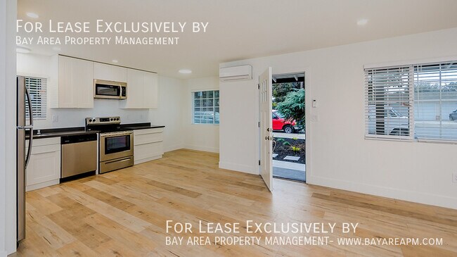 Building Photo - 697 Iris Ave