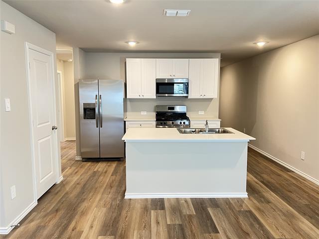 Building Photo - 5557 Rollins Dr