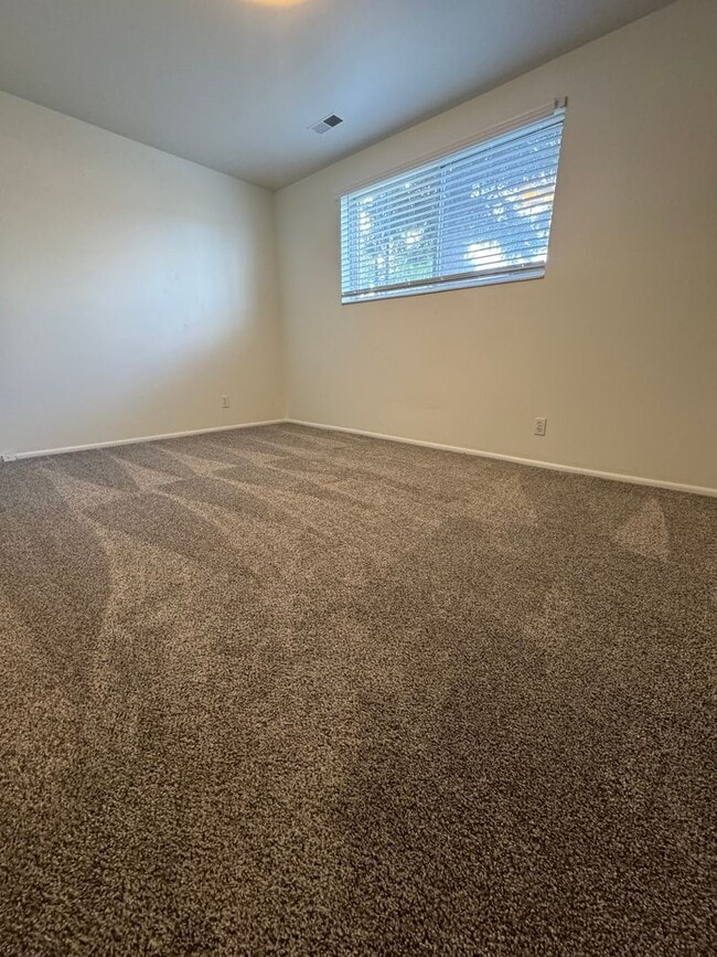 Building Photo - Beautiful home for rent in Murray!