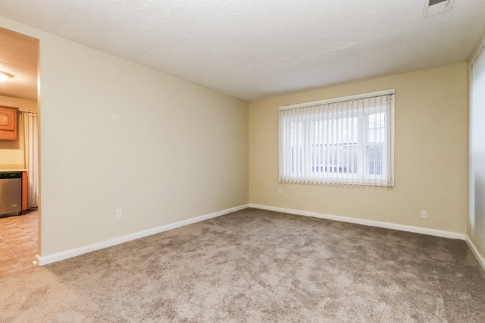Building Photo - 839 Middle Dr
