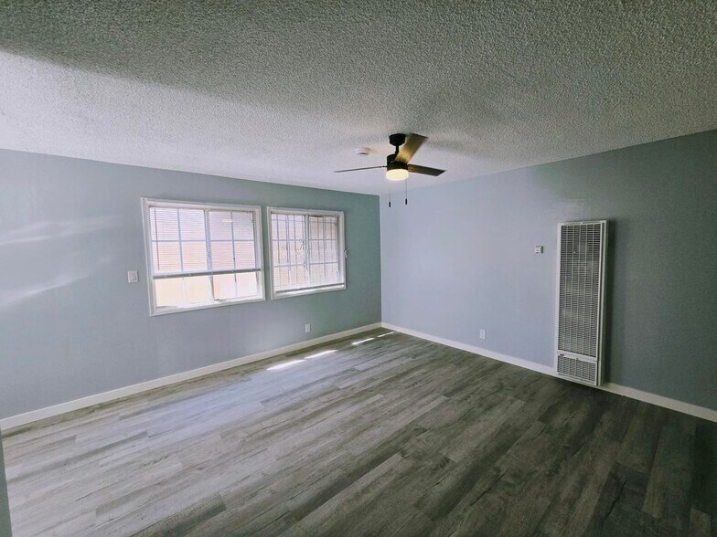 Building Photo - 317 Warren Ln