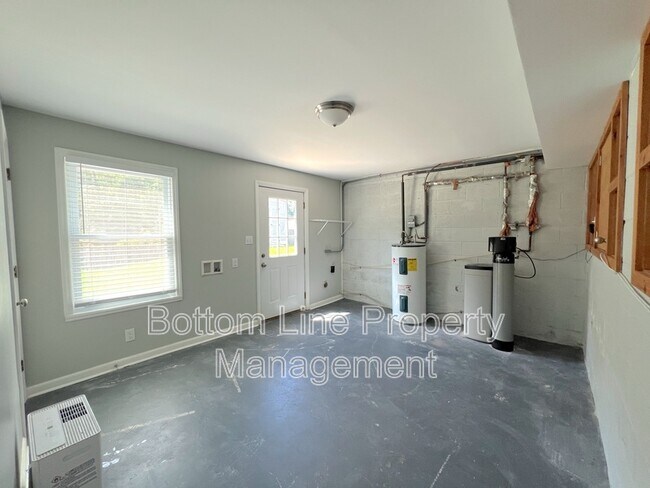 Building Photo - 17120 Green Hill Rd