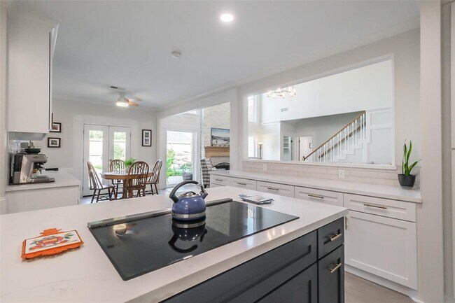 Building Photo - 1319 Hannington Dr