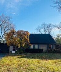 Building Photo - 587 Front St