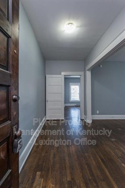 Building Photo - 262 Kalmia Ave