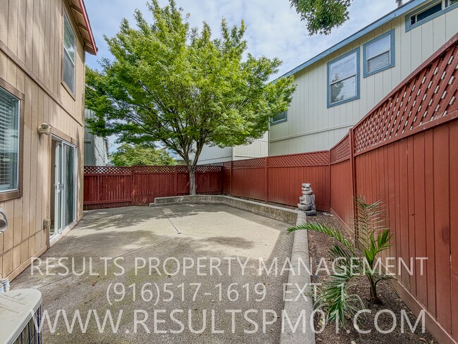 Building Photo - Great Elk Grove 2 Bedroom plus Loft Home