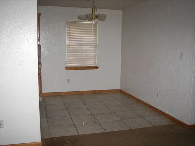 Building Photo - Adorable! You'll Love All the Oak!