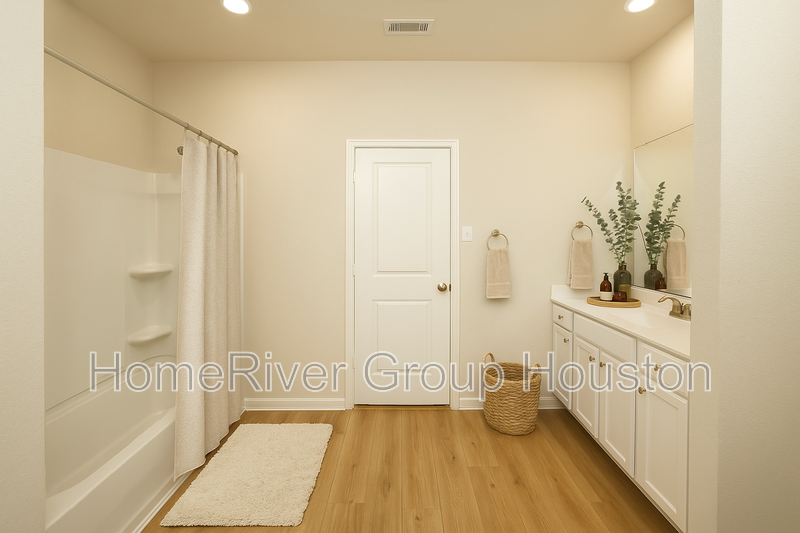 Building Photo - 14205 Freeboard Dr