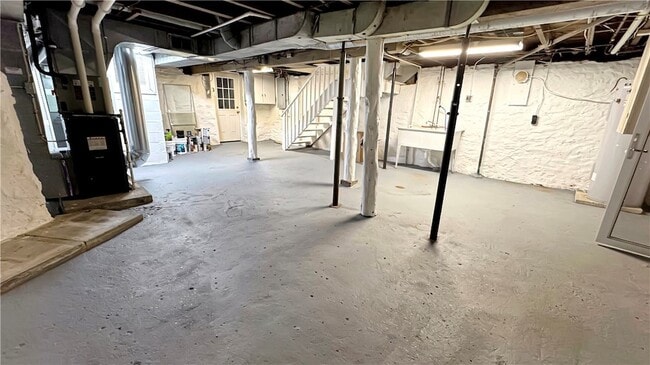 Building Photo - 170 Stone Quarry Rd