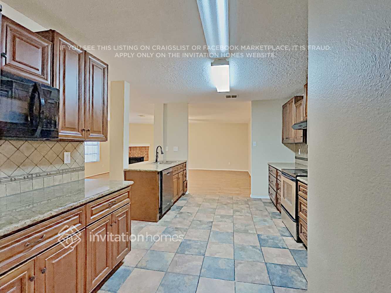 Building Photo - 1537 Englewood Dr