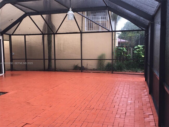 Building Photo - 9912 SW 147th Pl