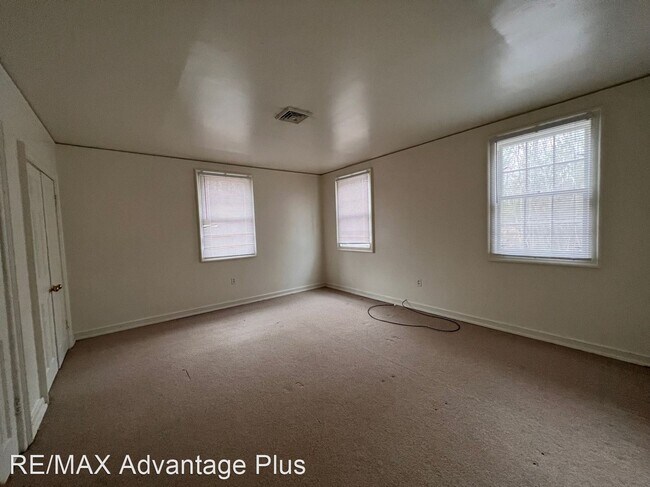 Building Photo - 3 br, 2.5 bath House - 2101 Peery Drive