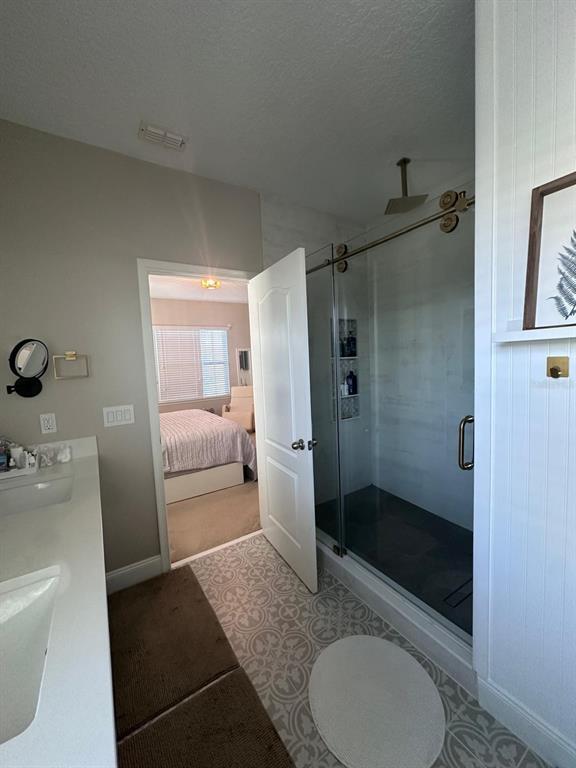 Building Photo - 15501 Honeybell Dr