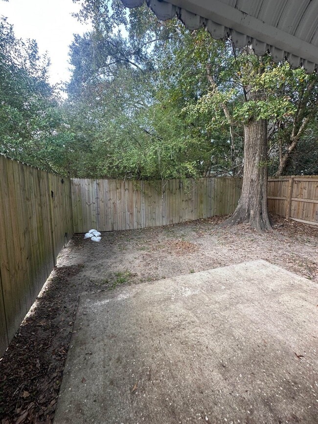 Building Photo - 1350 Castelnau Ct