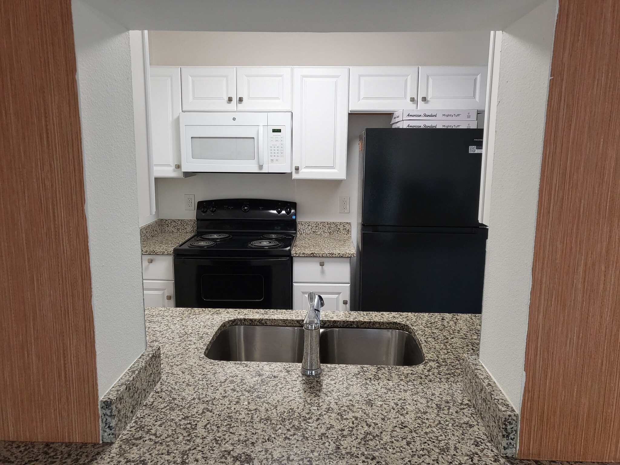 Building Photo - 4210 Oak Ln