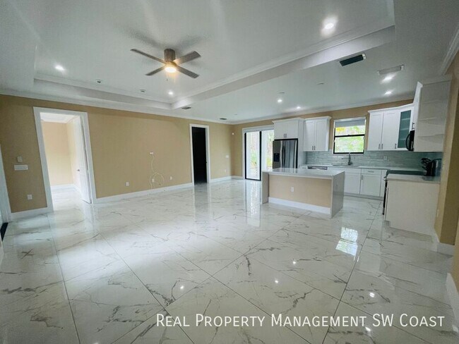 Building Photo - 4267 4th Ave SE