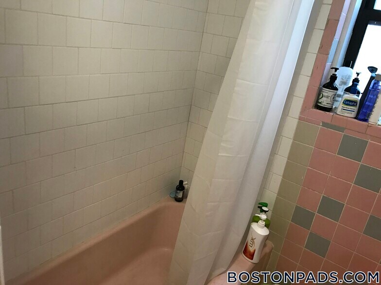 Building Photo - 1283 Commonwealth Ave