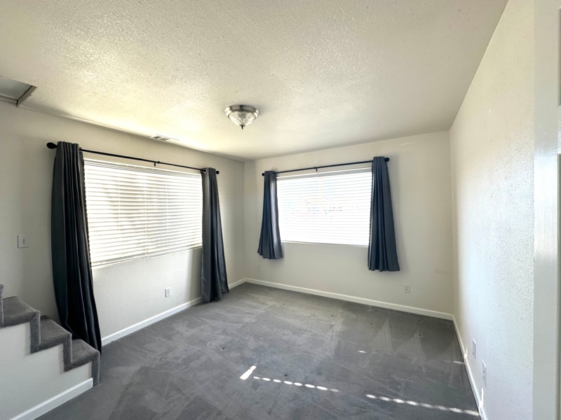 Building Photo - 143 E Richards St