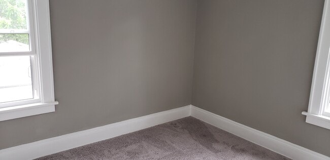 Building Photo - 2119 Waterbury Rd