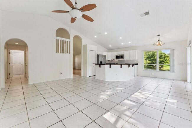 Building Photo - 13635 Waterhouse Way