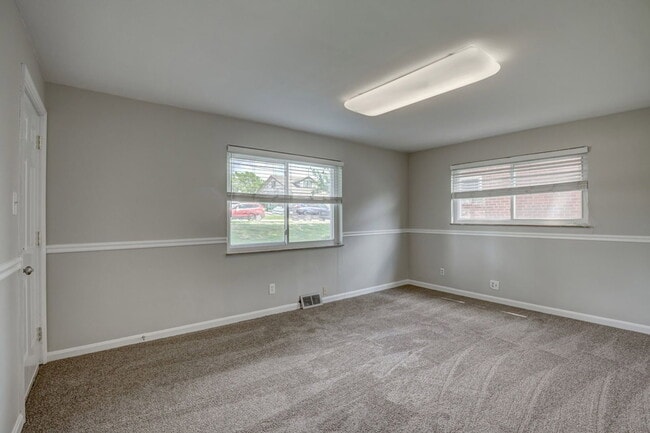 Building Photo - 5739 Cheviot Rd