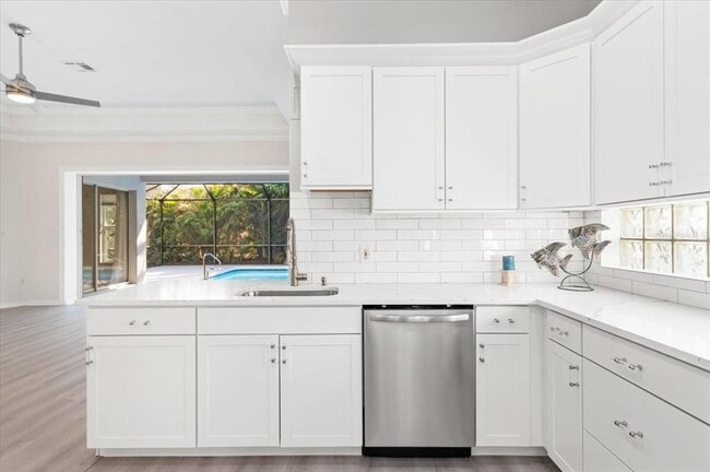 Building Photo - 700 Silk Oak Dr